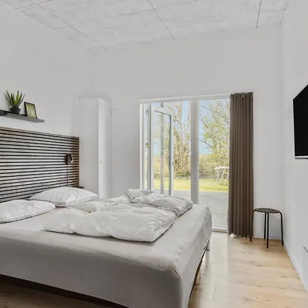 Four-bedroom Haderslev With A Hot Tub 09