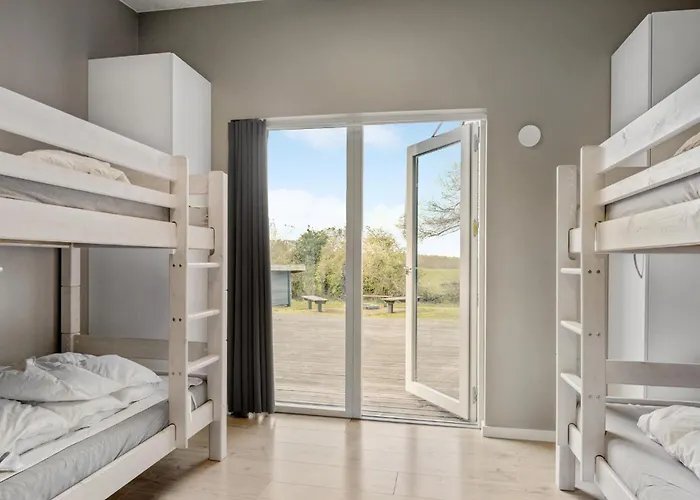 Four-bedroom With A Hot Tub 09