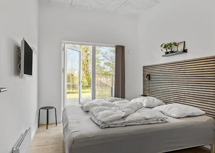 Four-bedroom With A Hot Tub 09 Haderslev