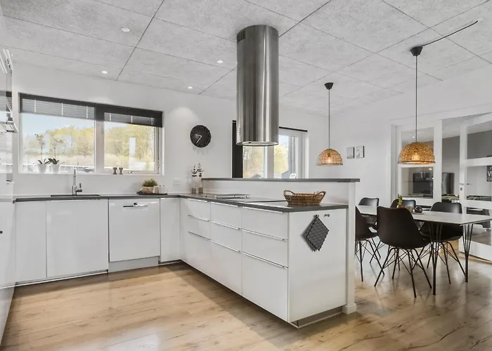 Four-bedroom With A Hot Tub 09 Haderslev